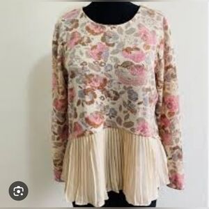 LC Lauren Conrad Pink and Cream Floral Blouse. Vintage